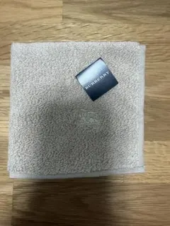 【未使用】バーバリー　タオルハンカチ　タグ付き　BURBERRY ベージュ