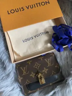 used LV ルイヴィトン フラワーチャーム モノグラム 折り財布 コンパクト used LV ルイヴィトン フラワーチャーム モノグラム 折り財布
