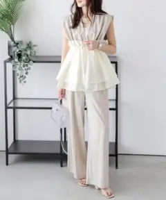 【未使用】【AMELY】ペプラムギャザートップス+パンツ セットアップ ベージュ