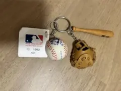 【未使用品】MLB ブルージェイズ　ミニバット・グローブ・ボール キーホルダーのサムネイル