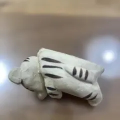 猫の陶器置物