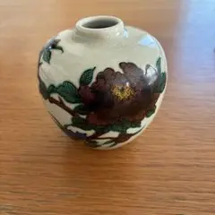 九谷焼　裏印角福　牡丹絵一輪挿し　ひび割れ釉薬仕上げ