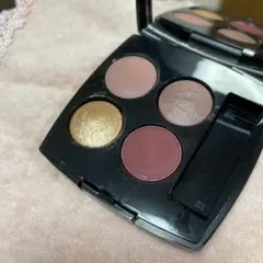 CHANEL レ キャトル オンブル 58 アンタンシテのサムネイル