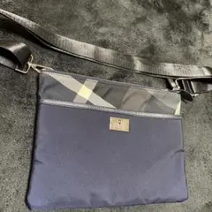 ブラックレーベルクレストブリッジ　サコッシュ