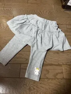 ウサギ刺繍付きグレーパンツ 80サイズ クーラクール