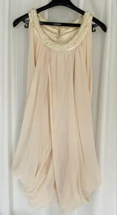 ベージュ パール ドレープドレス　結婚式　お呼ばれ　成人式　ドレス　ワンピース