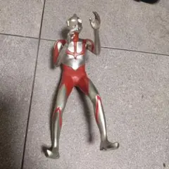 ウルトラマンスタイル 赤いフィギュア - メルカリ