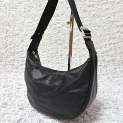 極美品✨russet ソフトレザーラウンドショルダーバッグ ブラック　牛革　人気のサムネイル