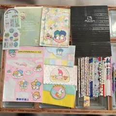 サンリオショップ　ハローキティ レトロ 紙袋　包装紙　まとめ売り 昭和　貴重 サンリオショップ ハローキティ レトロ 紙袋 包装紙 まとめ売り 昭和