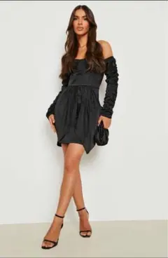 オフショルダー ブラック ミニワンピース