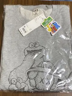 ユニクロ カウズ セサミストリート スウェット トレーナーグレー 3XL