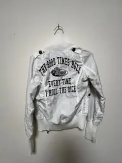 ホワイト カジュアルジャケット 刺繍入り　d.i.a.