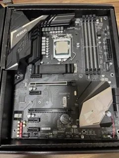 GIGABYTE Z390 AORUS ELITE Intel CPU付きのサムネイル