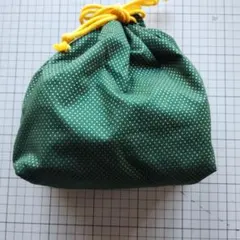 緑色の水玉模様 巾着袋