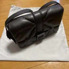 CHARLES & KEITH ブラックショルダーバッグ