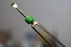 KZ4-90 一点物 松葉緑色 簪 七宝瑠璃玉 昭和風 二本軸 かんざし