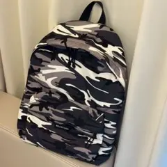 BALENCIAGA 迷彩柄 リュックのサムネイル
