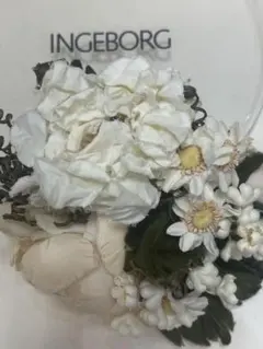 INGEBORG コサージュ 大花　小花　 花束モチーフのサムネイル