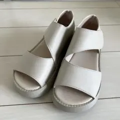 【新品】ベージュ クロスストラップ サンダル 厚底