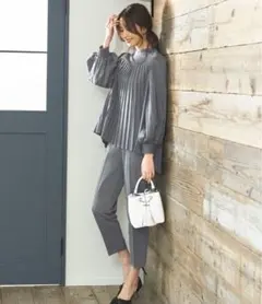 ■RUIRUE BOUTIQUE プリーツフレアトップス＆テーパードパンツ