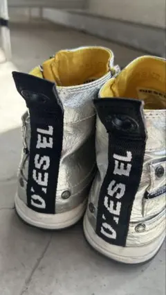 美品　DIESEL ディーゼル　ハイカットスニーカー シルバー 24.5cmのサムネイル