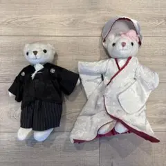 白いクマのペアのぬいぐるみ