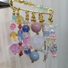 カラフルビーズのハンドメイドチャーム