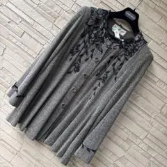 【美品】ノンノンドール☆お花モチーフ刺繍 ノーカラージャケット しなやか素材