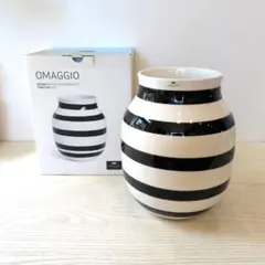 ケーラー　Kähler Omaggio 花瓶 中型 白黒ストライプのサムネイル
