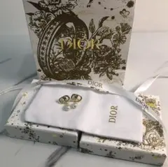 DIOR CDロゴ ゴールドトーン パール ドロップ ピアス