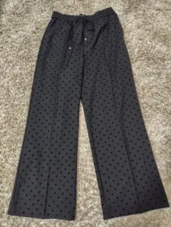 グリーンレーベルリラクシング　結論シリーズ　イージーパンツ　ドット柄　サイズ40