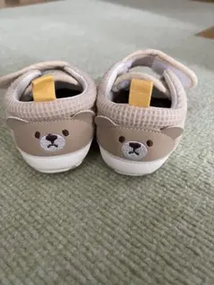ベビーシューズ クマの顔刺繍 ベージュ　12センチ