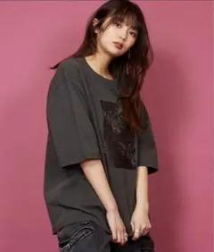 櫻坂46 的野美青着unrelaxing古着加工Tシャツ　X-LARGEスミクロのサムネイル