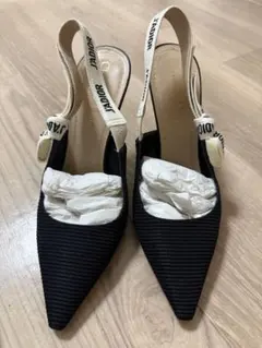 Dior ブラック ポインテッドトゥ ハイヒールのサムネイル