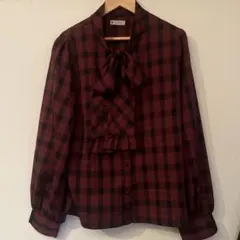 axes femme 赤と黒のチェック 長袖シャツ