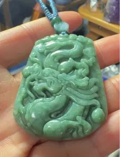 ☯ ☯ 天然翡翠 龍 翡翠A貨 両面彫刻 精巧 高品質翡翠 ペンダント