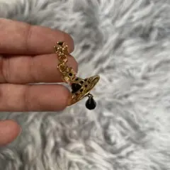 j*a様 Vivienne Westwood ゴールド ハット型チャーム ピアス