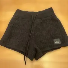 新品 alo yoga ストレッチ ショートパンツ パープル US-M 210.jpg