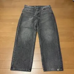 ダークグレー ストレートデニム