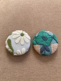 花柄刺繍ハンドメイドブローチ2個セット
