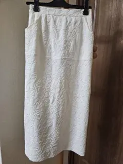 ホワイト しわ加工 タイトスカート　M～L