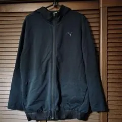 PUMA　ジップアップパーカー
