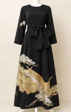 着物リメイク　黒留袖　ロングワンピース　豪華総刺繍のサムネイル