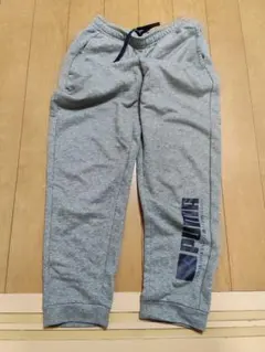 PUMA 長ズボン　スウェットパンツ グレーのサムネイル