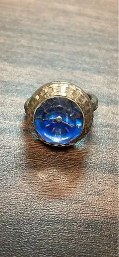 時計機能付き青いリング