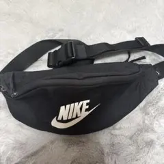 NIKE ブラック ショルダーバッグ