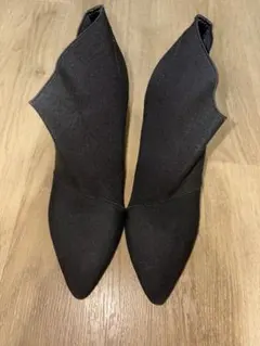 ポインテッドトゥ ブーツ　ブラック 23.5cm