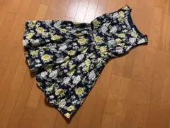 美品☆ レストローズの薔薇柄カットワークノースリワンピース