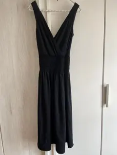 美品⭐︎theory ブラック Vネック キャミワンピース
