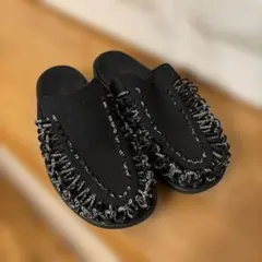 KEEN ブラック スリッポンサンダル